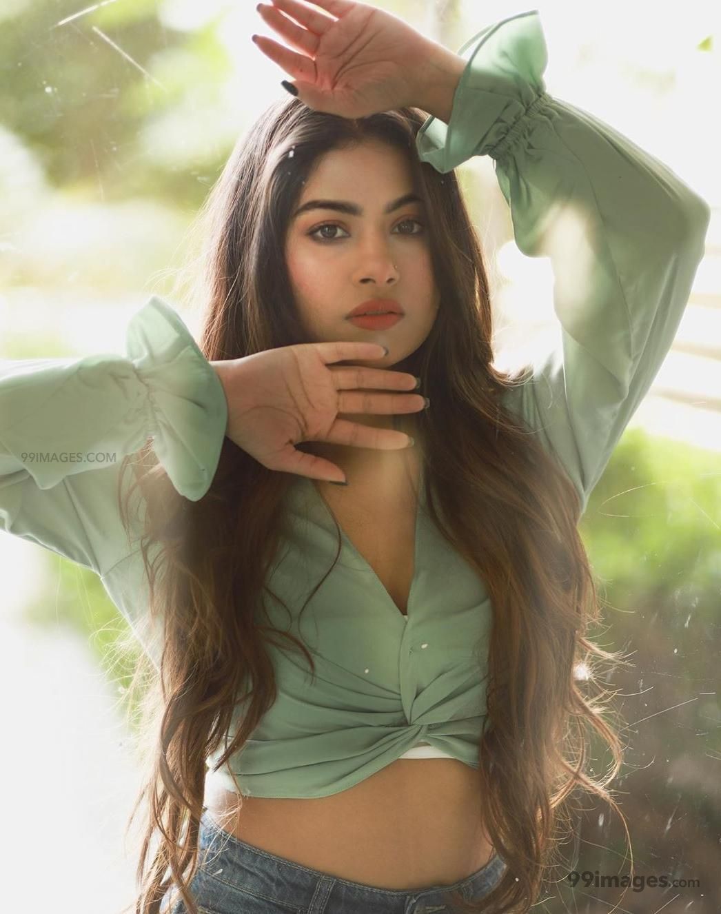 Krishna Mukherjee Latest Hot HD Photo / Wallpaper (1080p) (Instagram / Facebook) (1046x1326)