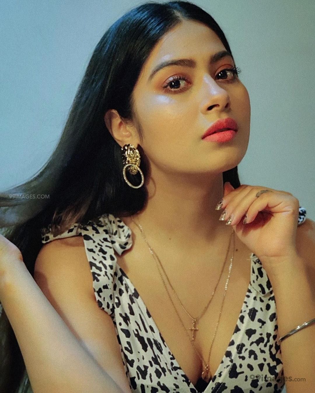 Krishna Mukherjee Latest Hot HD Photo / Wallpaper (1080p) (Instagram / Facebook) (1080x1345)