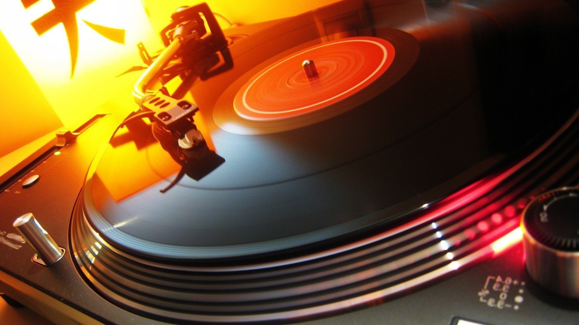 Turntable Wallpaper. Music streaming, Playlist, Dj sound effects