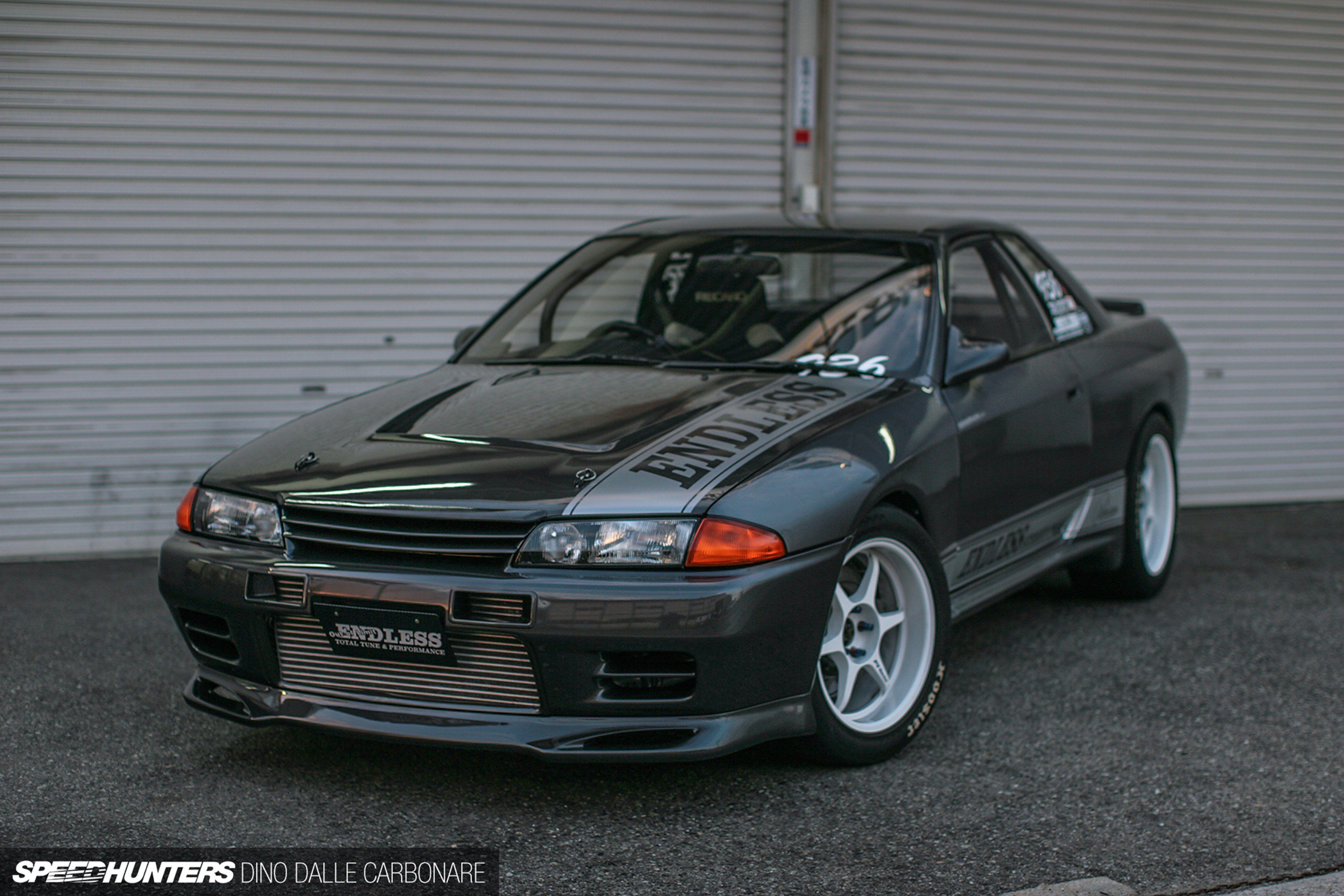 Nissan skyline r32 godzilla