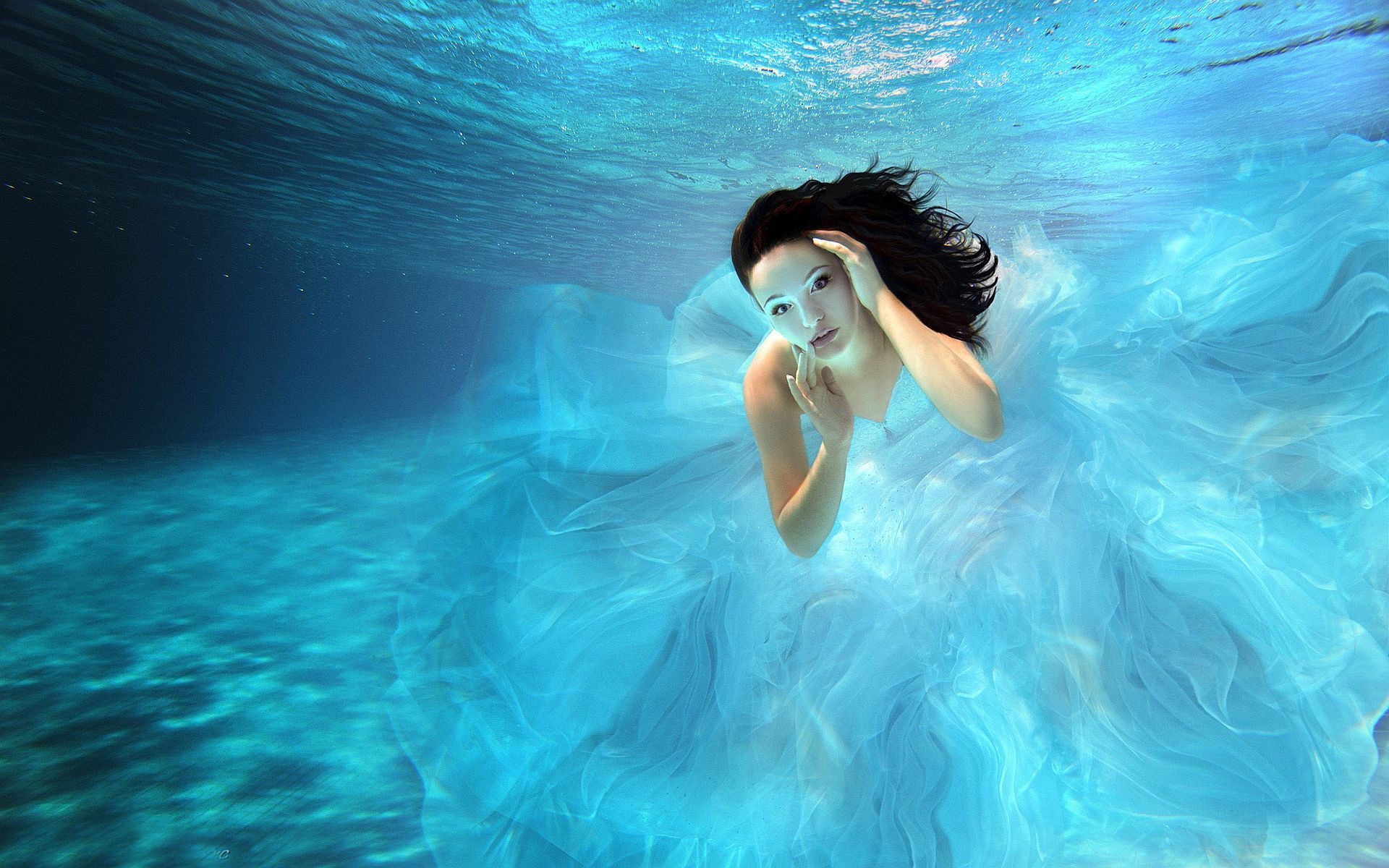Girl Underwater. Underwater background, Underwater wallpaper, Underwater photography