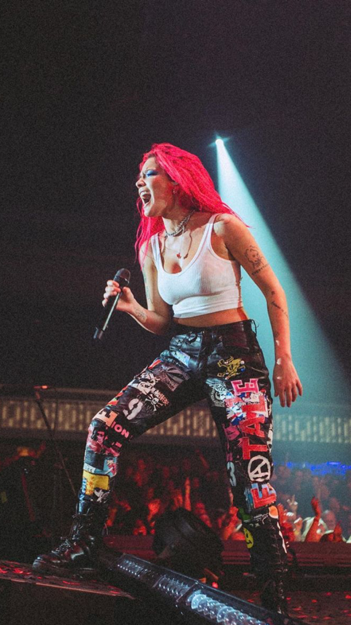 halsey phone wallpaper