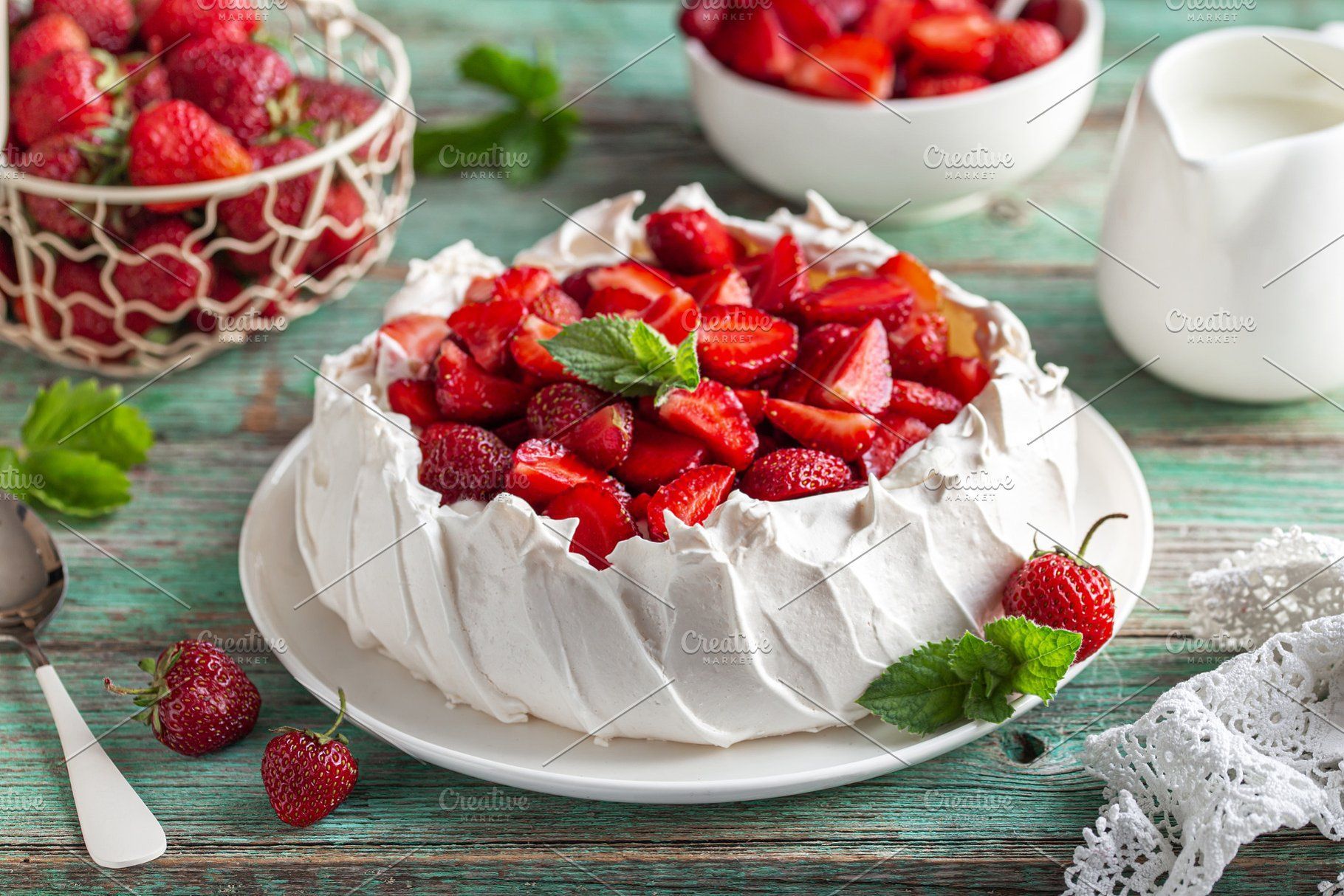 Pavlova cake with fresh strawberry. Pavlova cake, Pavlova, Pavlova recipe