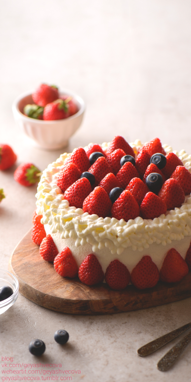 design, dessert, eat me, food, food porn, inspiration, luxury, pink, pretty, still life, strawberry, style, sugar, sweets, wallpaper, we heart it, yummy, background