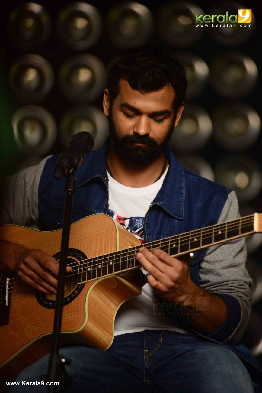 Pranav mohanlal aadi movie first day shooting photo 111 0409