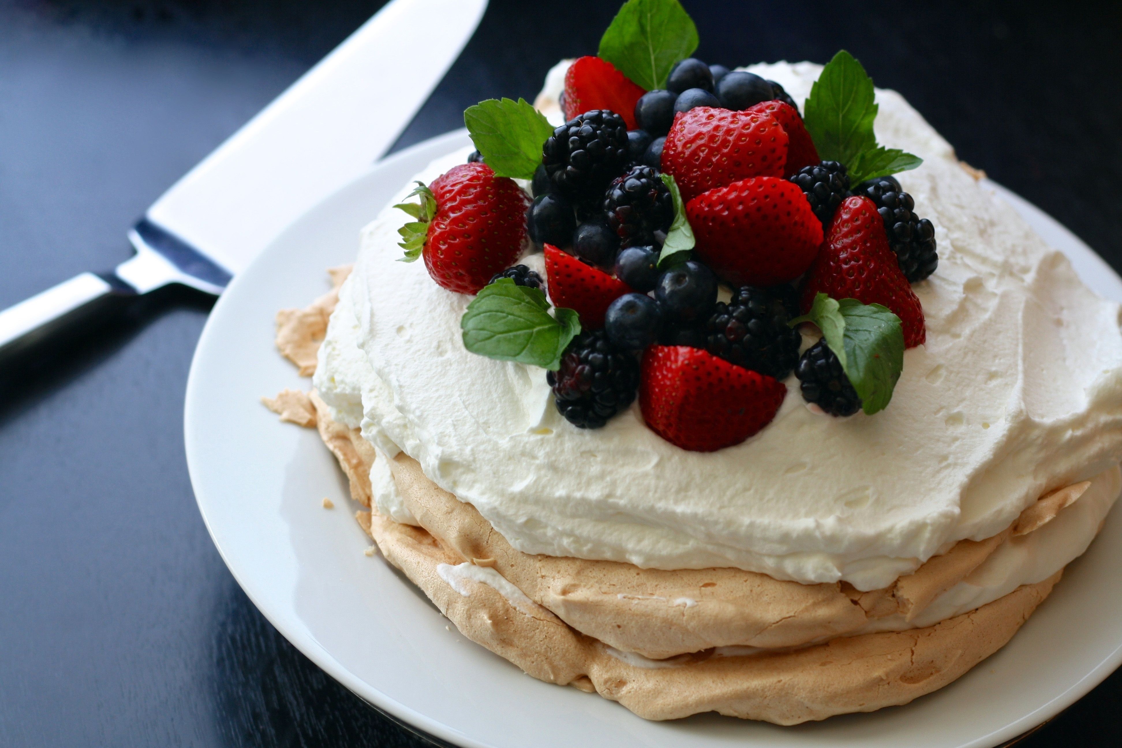 Pavlova Cake Free