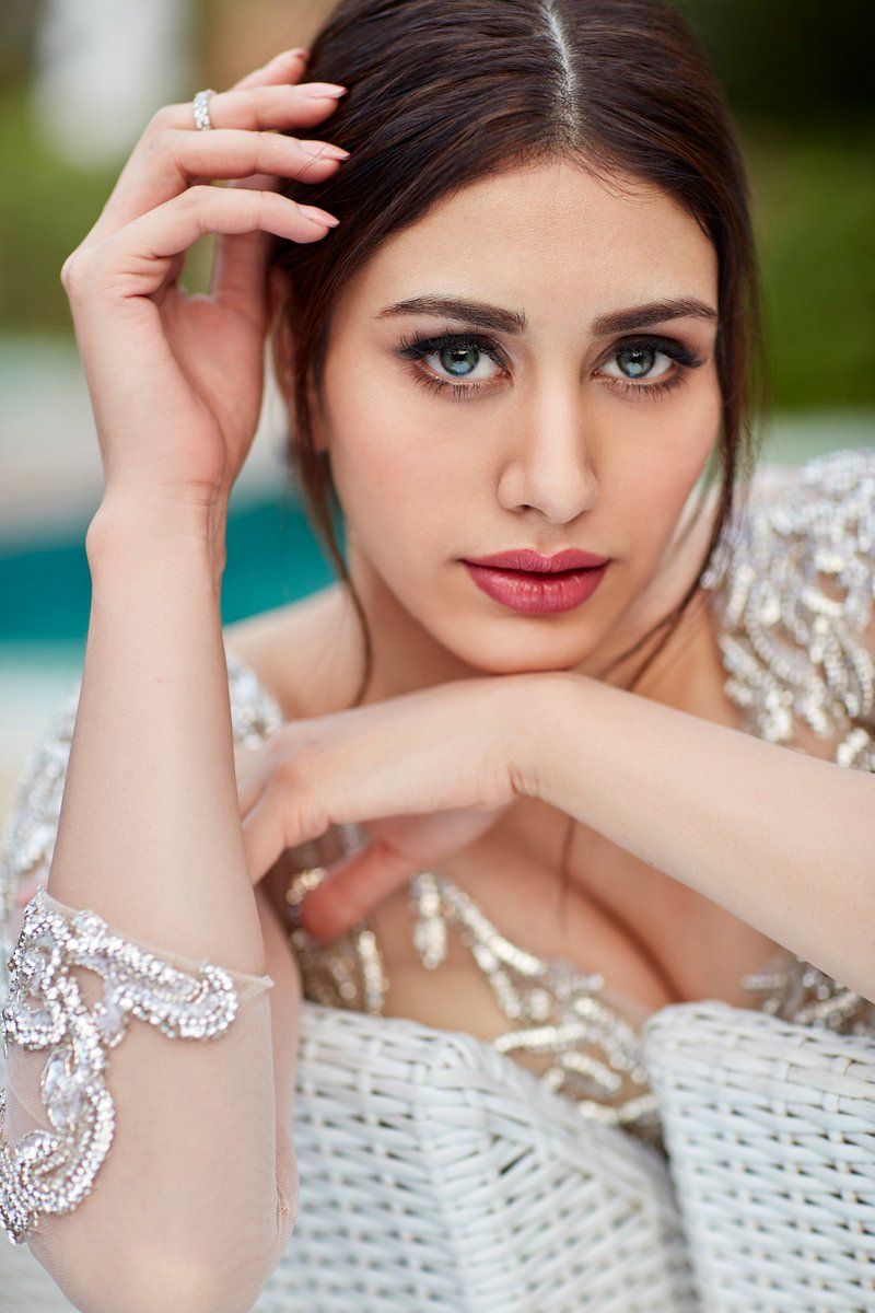 Warina Hussain New Beautiful Hd Pictures, Photos And Wallpapers 2020.