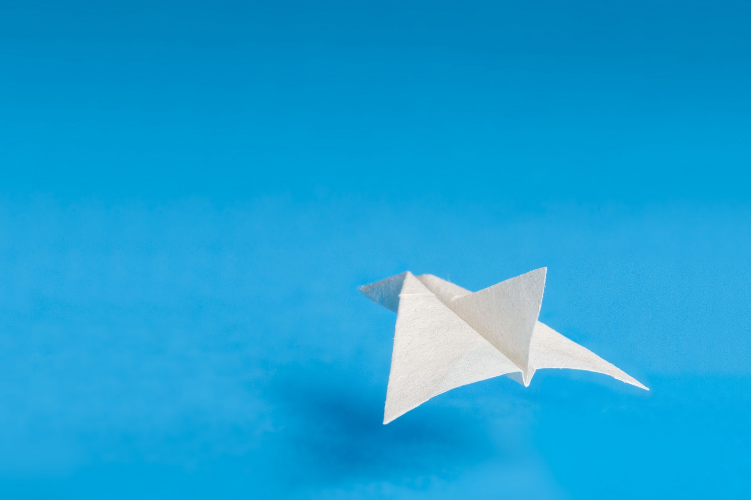 Origami Minimalist Aircraft Paper Plane Wallpaper:2560x1707