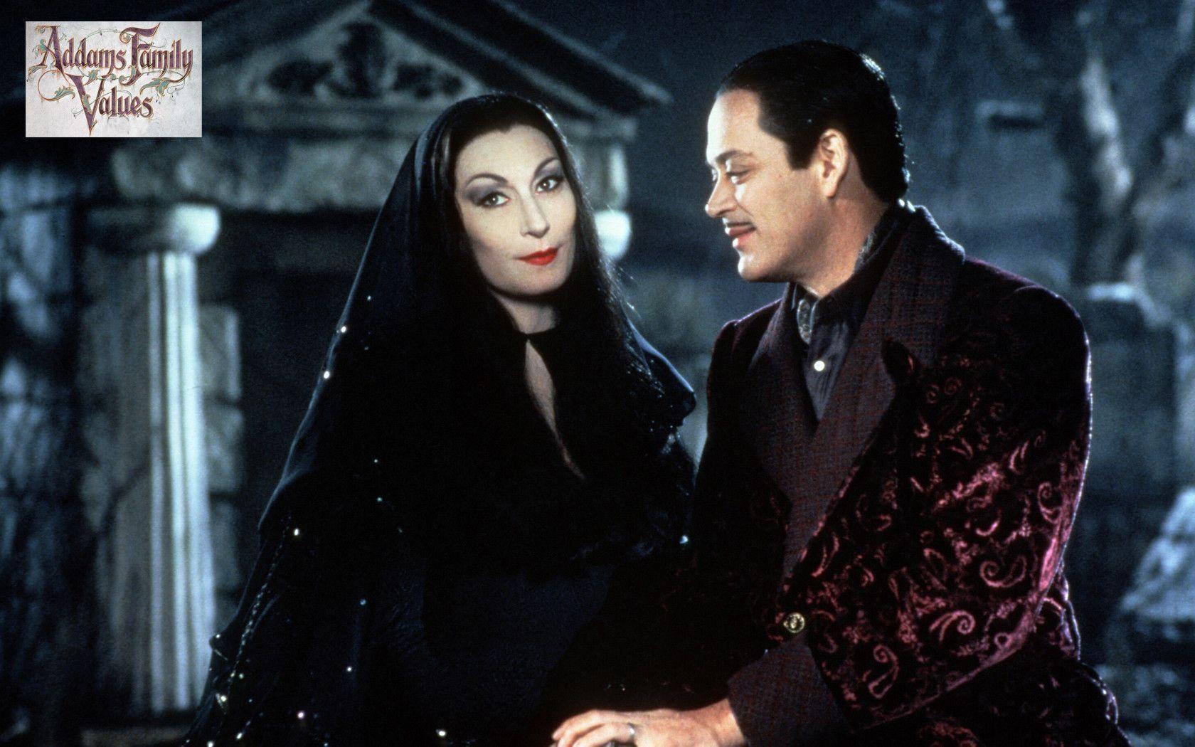 Addams Family Wallpaper