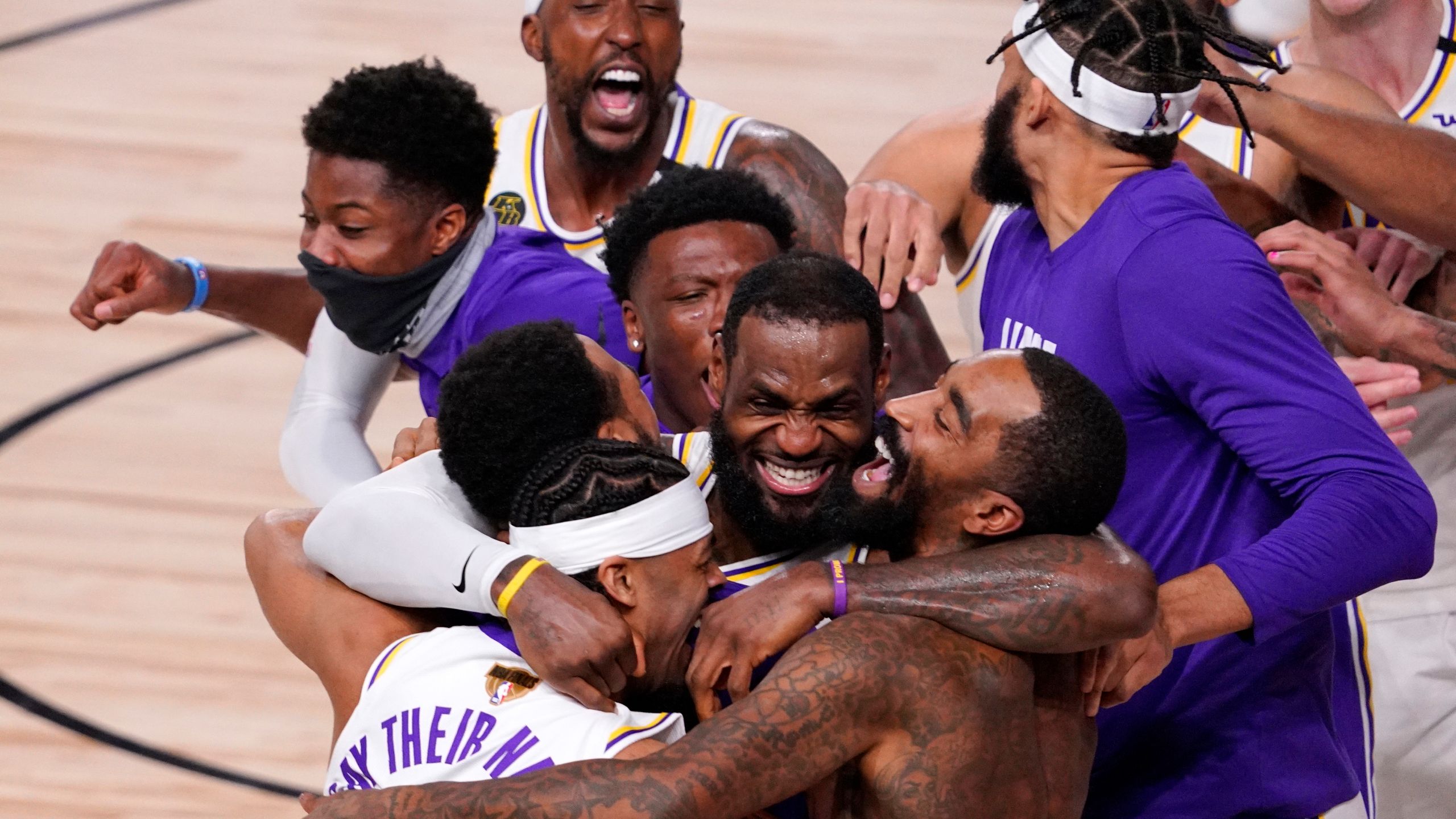 Lakers run past Heat for 17th NBA championship
