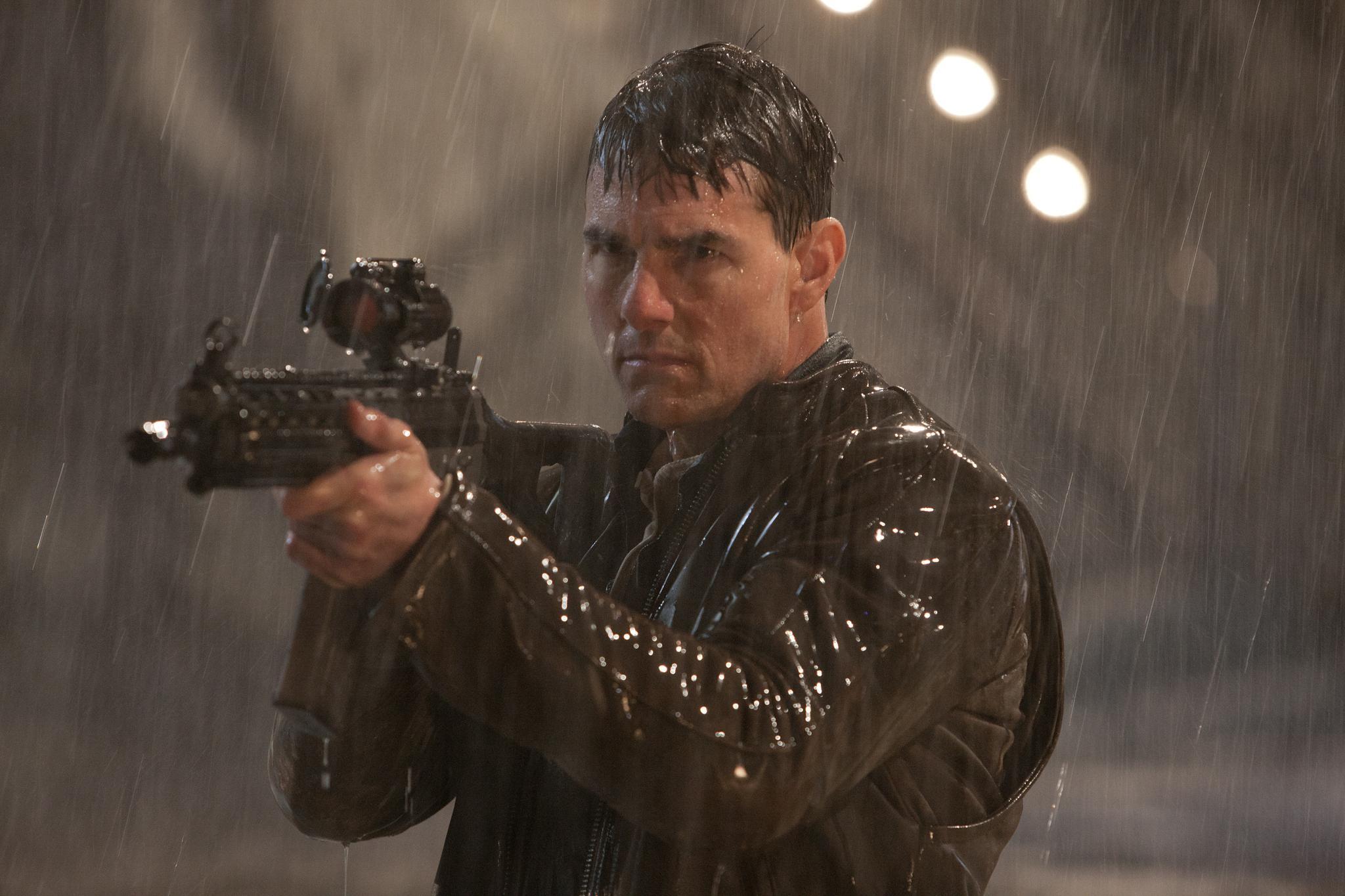 Download 2048x1365 Jack Reacher movies action weapons guns tom cruise wallpaper