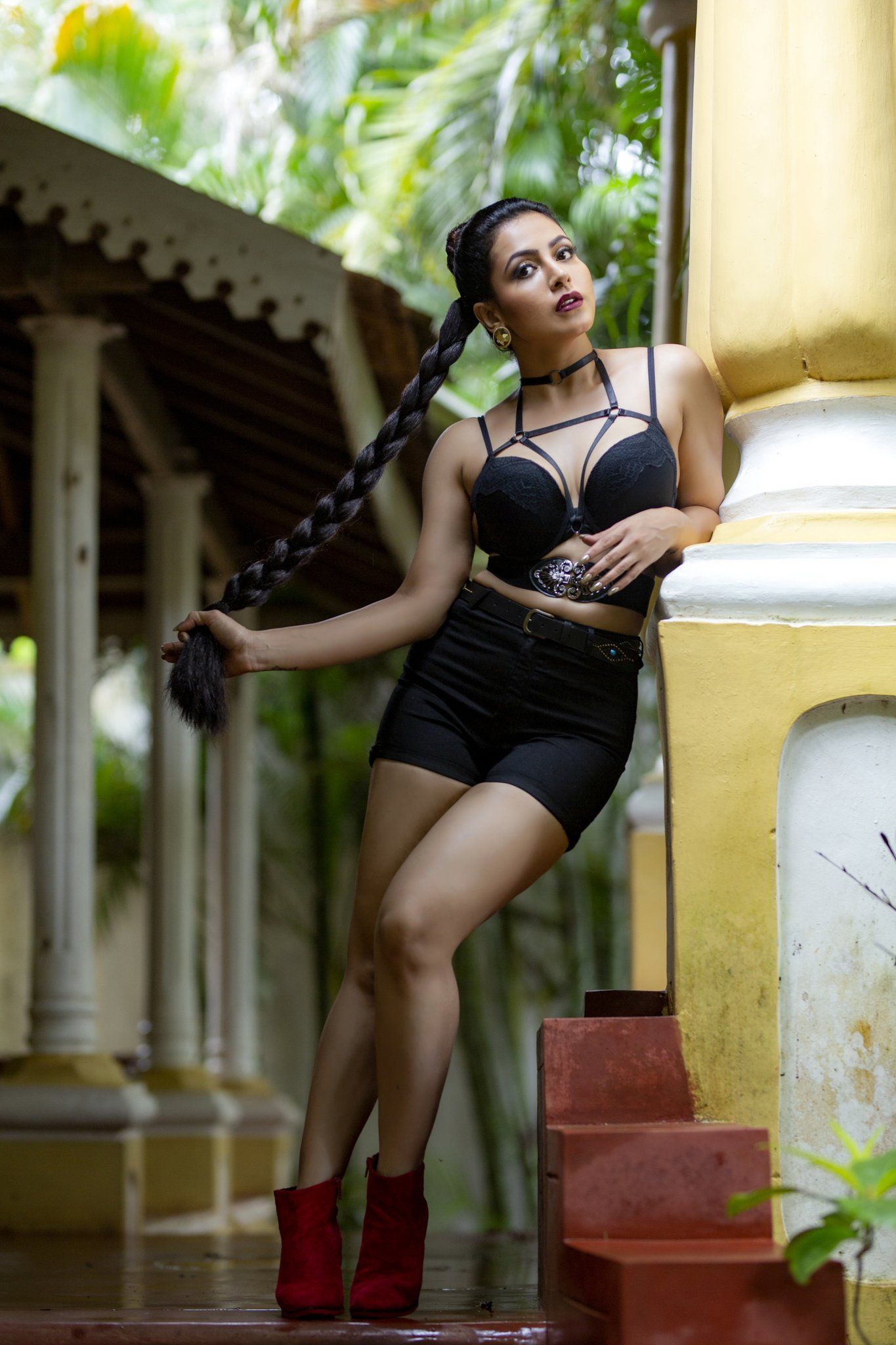 Nandini Rai poetry, fashion does not state anything. It merely suggests. #black #GodMorningTuesday #style