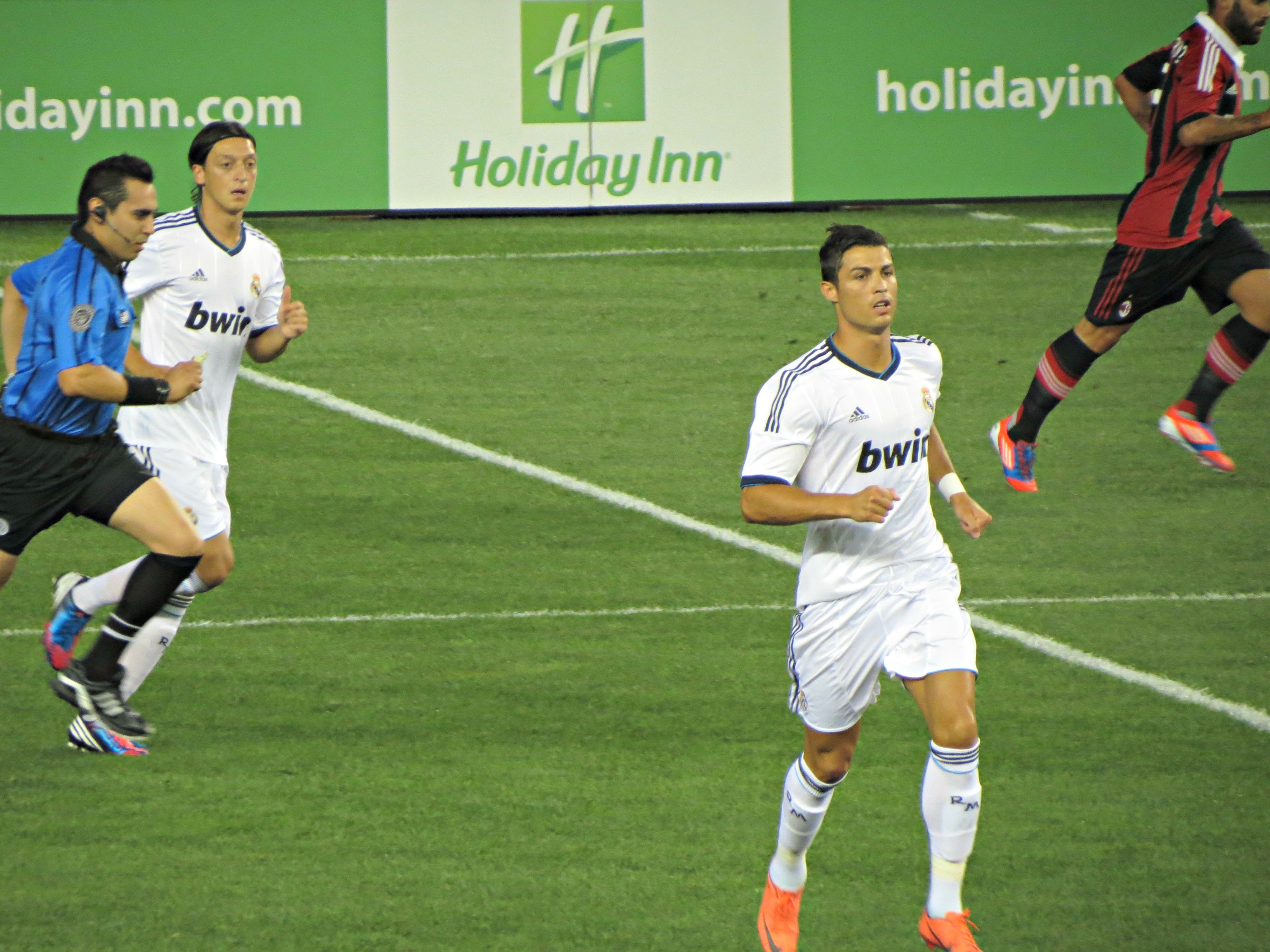 Ozil and Ronaldo vs AC