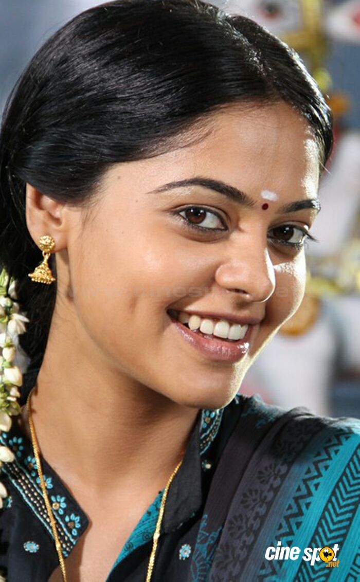 Bindu Madhavi Photo in Kedi Billa Killadi Ranga
