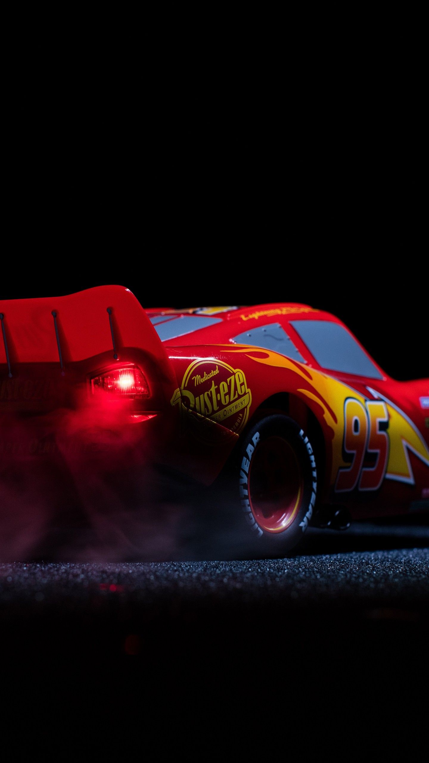 Cars 2, carros, race, mcqueen, lightning, HD wallpaper | Peakpx