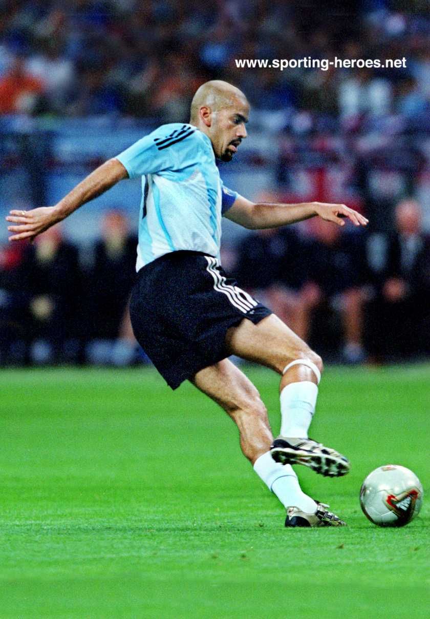 SOCCER PLAYER GALLERY PICTURES: Juan Sebastian Veron Argentina Football Team in FIFA World Cup South Africa 2010