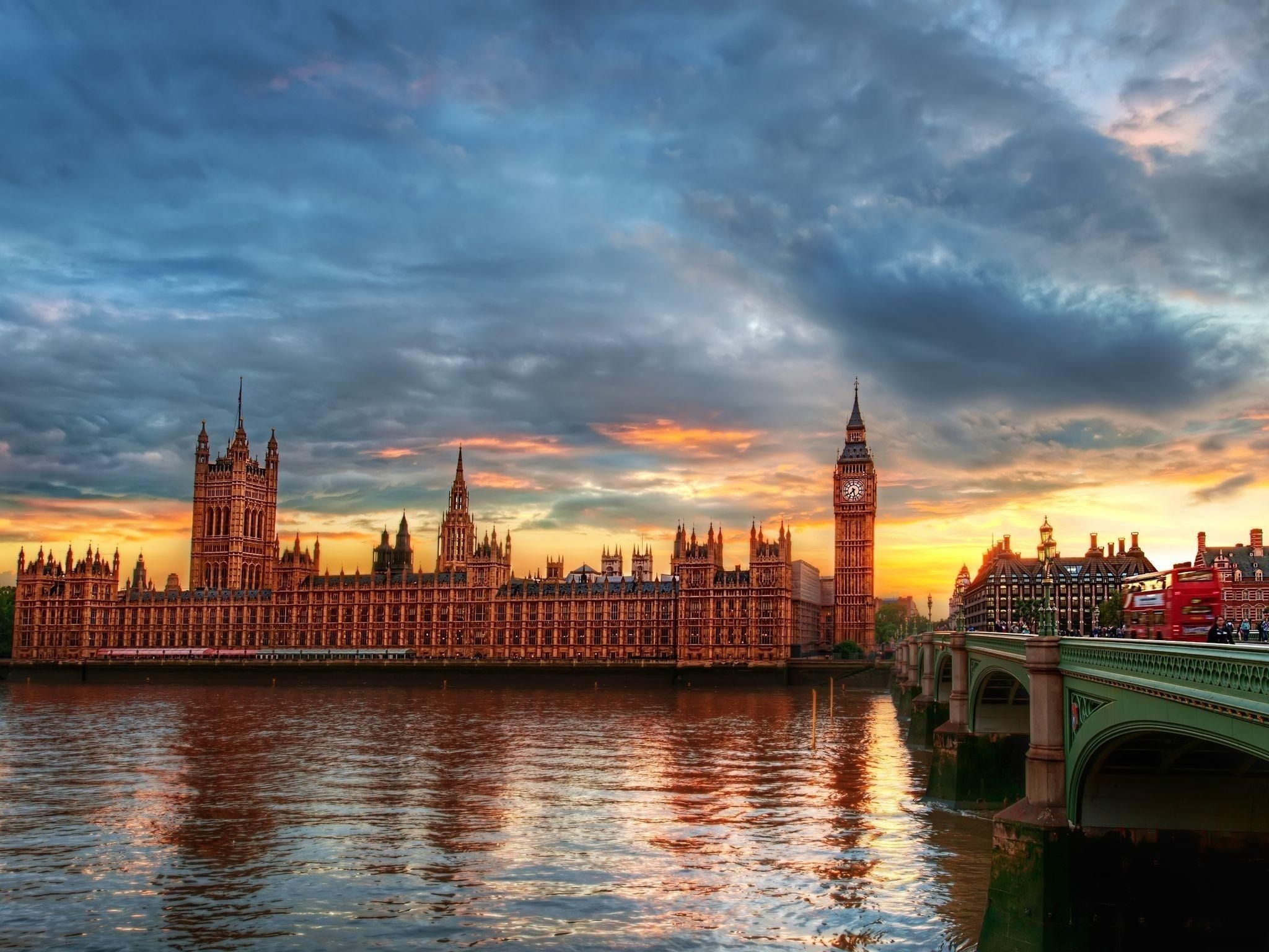 The River Thames Background Wallpaper 25982