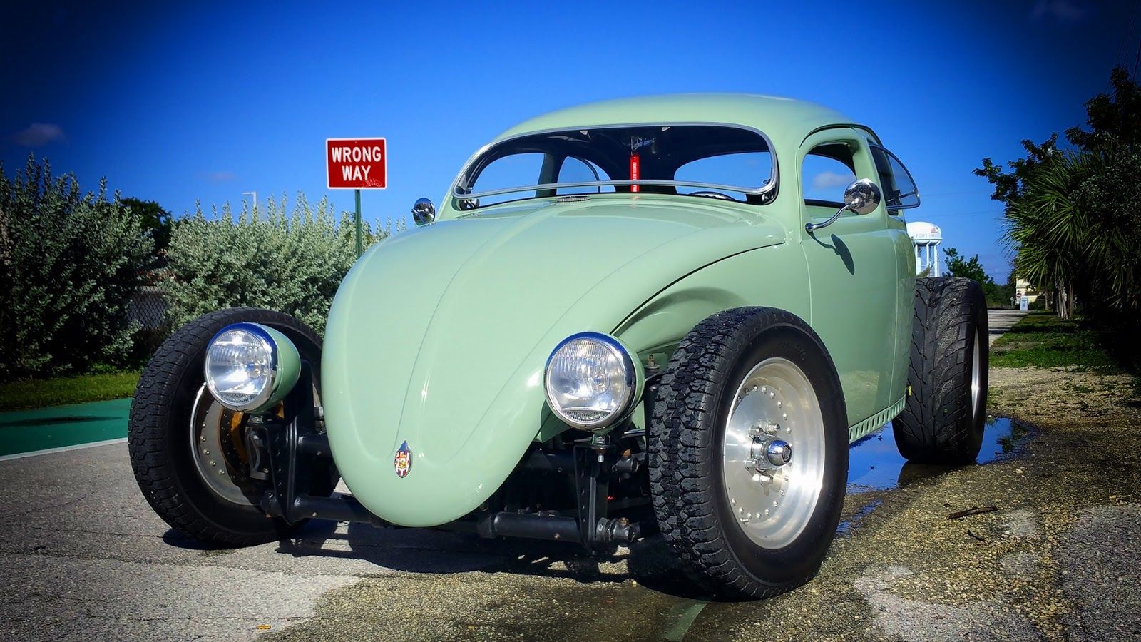 Father and son team build one of the fliest volksrod we've ever seen. 