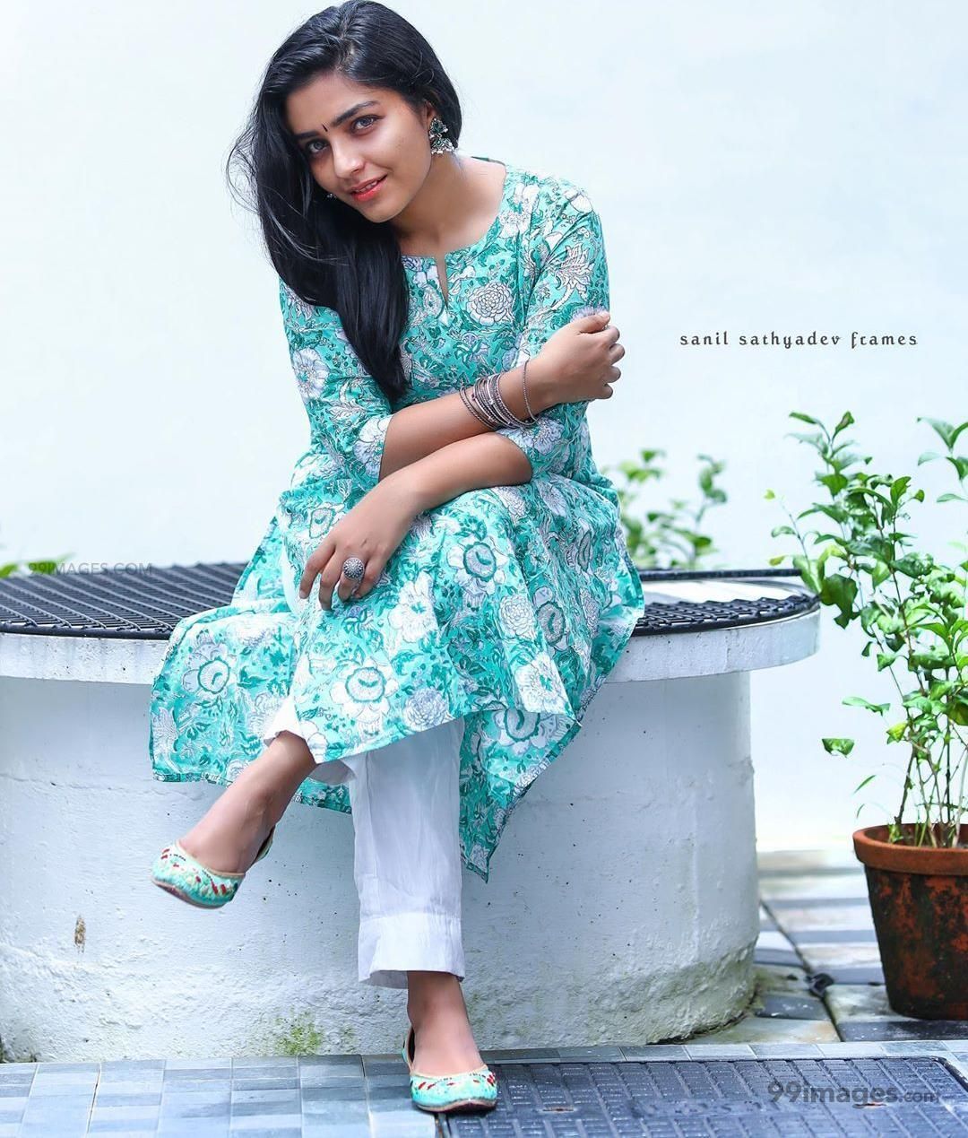 Rajisha Vijayan Hot HD Photo & Mobile Wallpaper (1080p) (1080x1269)