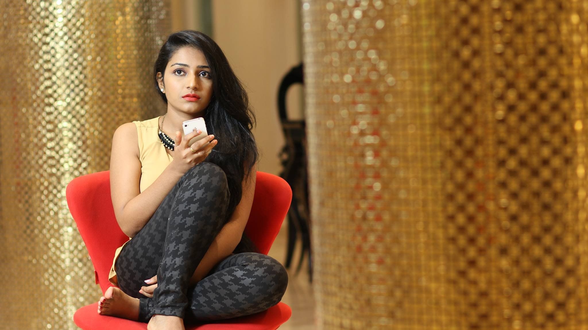Rajisha Vijayan bollywood actress model girl beautiful brunette pretty cute beauty hot pose face eyes hair lips smile figure indian wallpaperx1150
