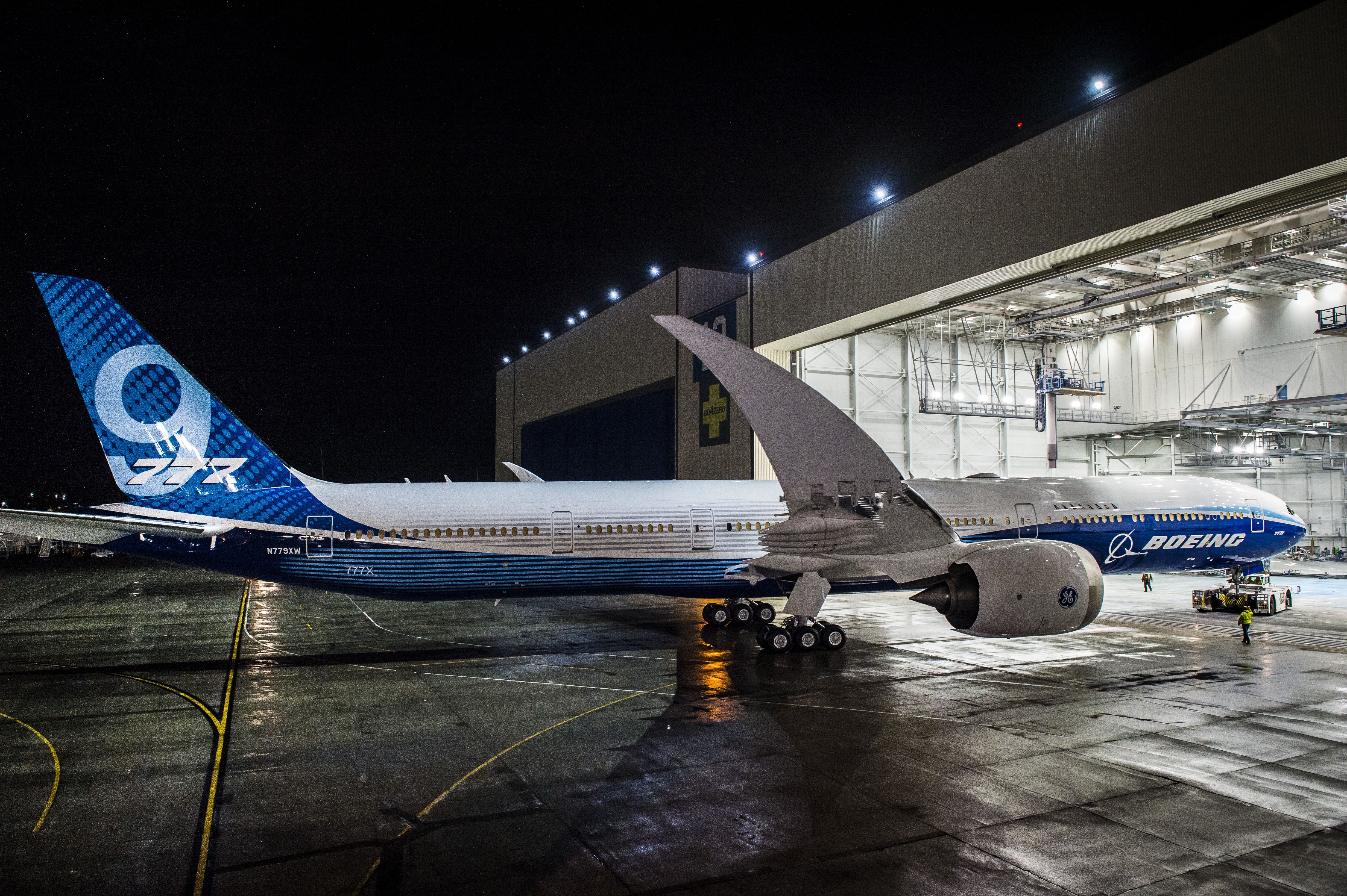 Boeing Quietly Unveils Fully Painted Boeing 777X to Employees