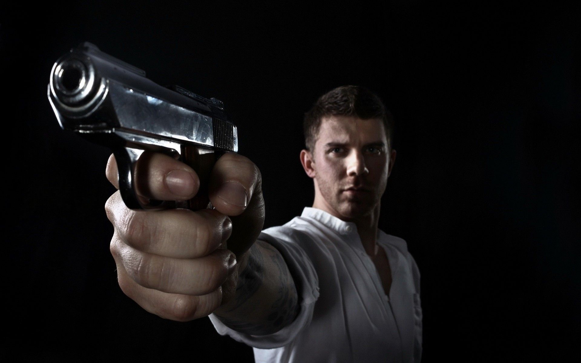 Desktop Image Full HD, Windows, Guy, Gun, Pov, Dark, pistol