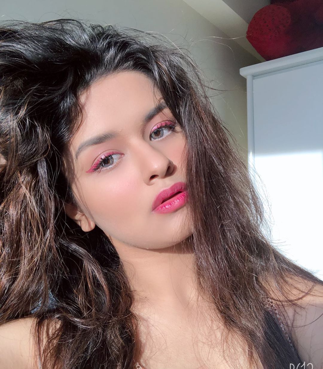 Avneet Kaur Wallpaper, Photo, Image & Picture Go To My Bio And Click On The Link To Know How I Click My Instagram Selfies 2020