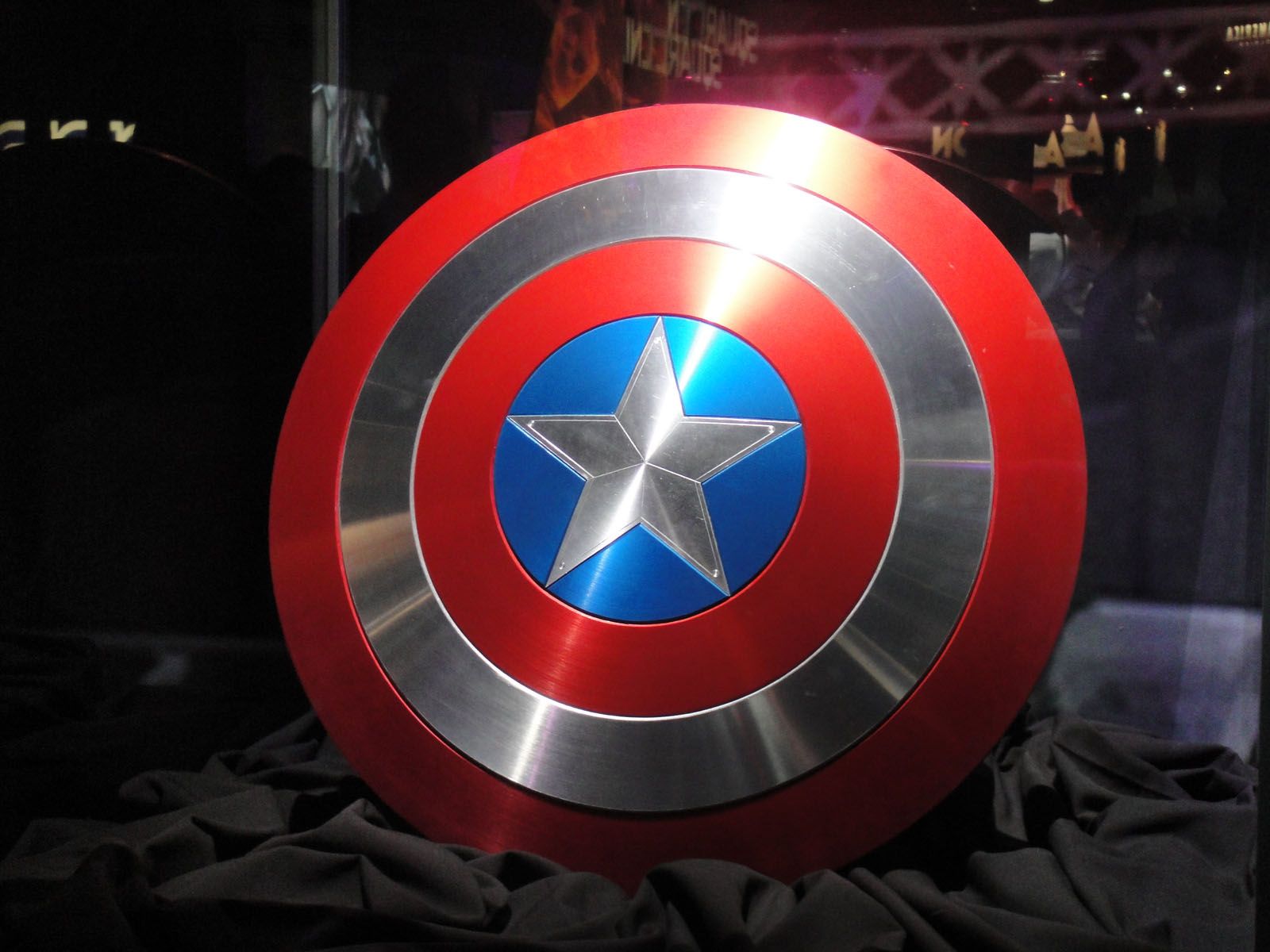 Which is more indestructible, Captain America's shield or Thor's Mjölnir? Fiction & Fantasy Stack Exchange