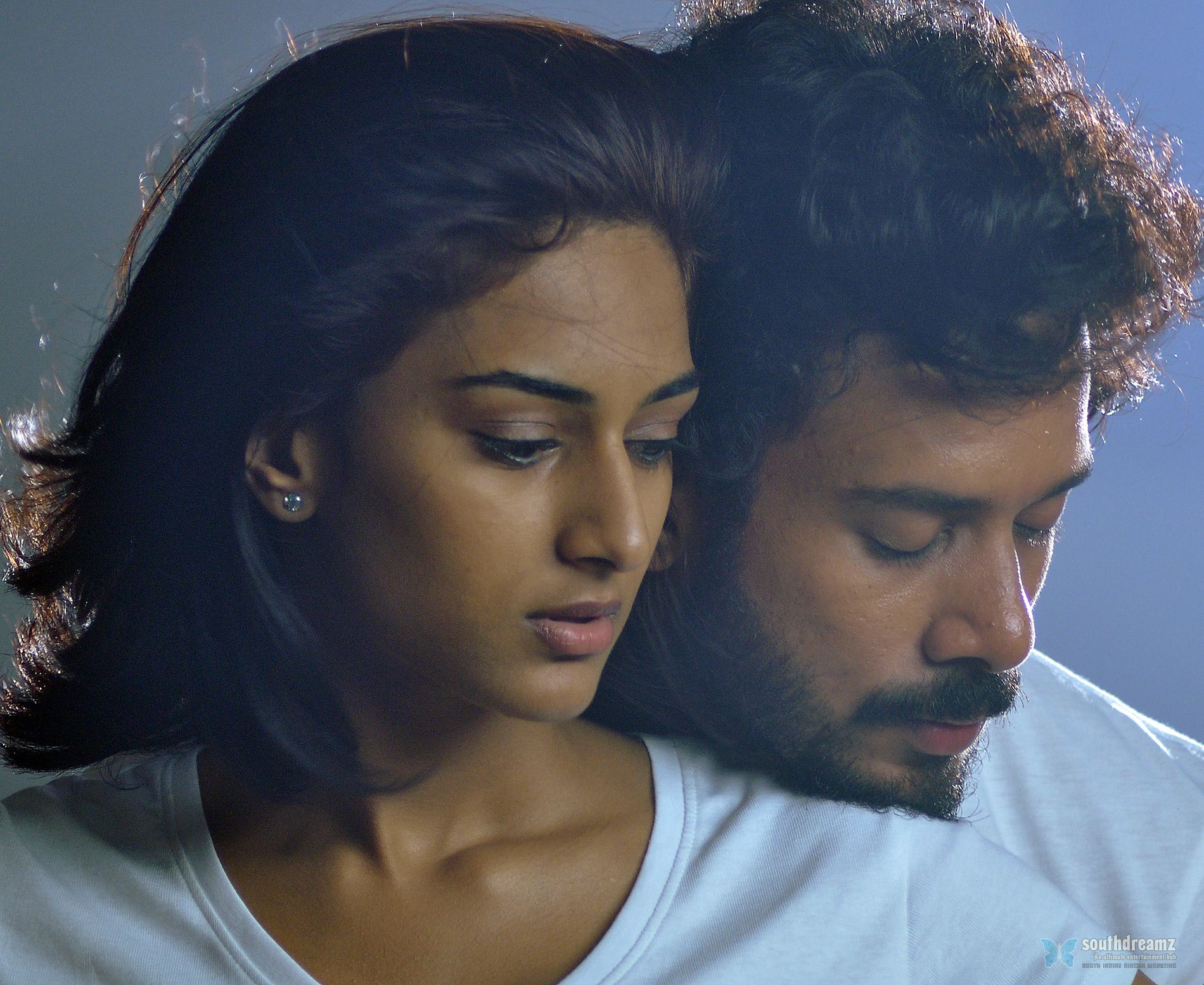 Ainthu Ainthu Ainthu movie review