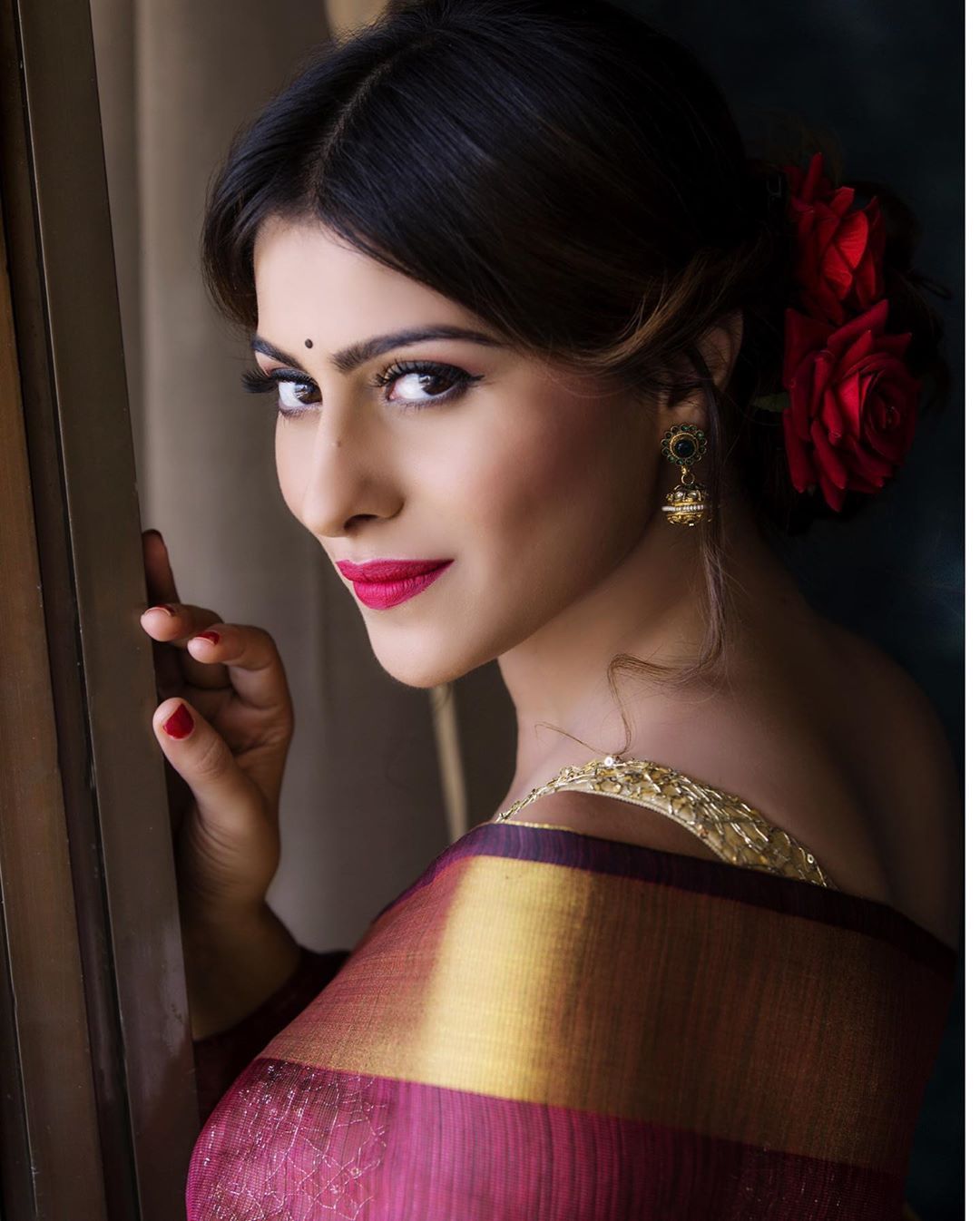 60 hot photos of Aparna Dixit - wiki bio, web series, tv shows, Instagram,  photoshoots.