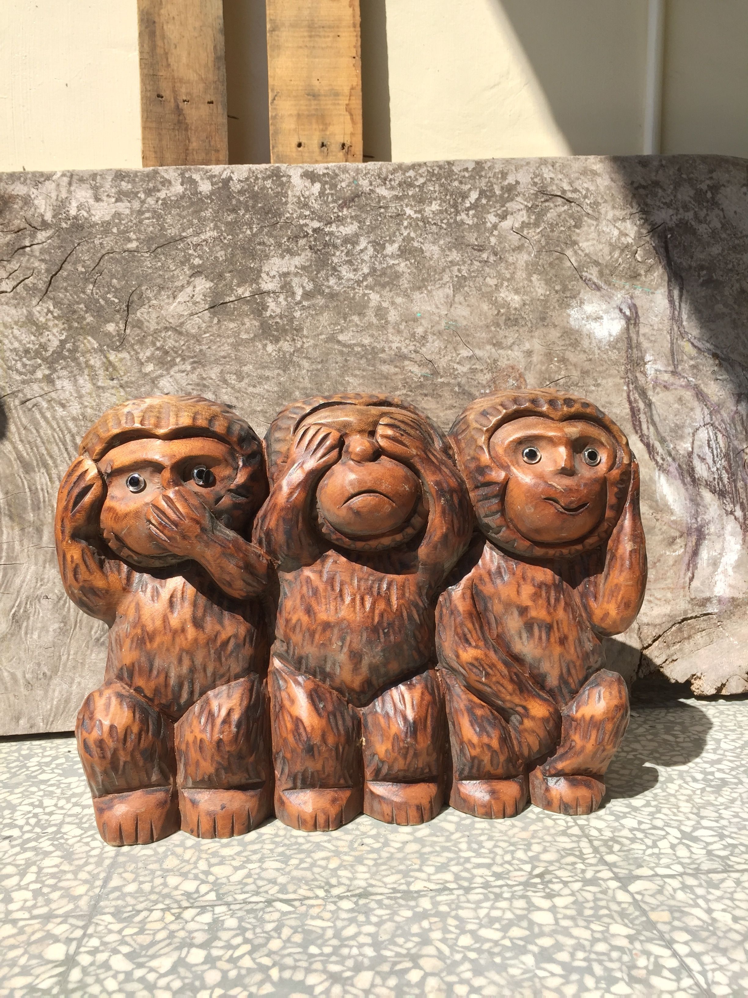 brown wooden three wise monkeys figurine free image