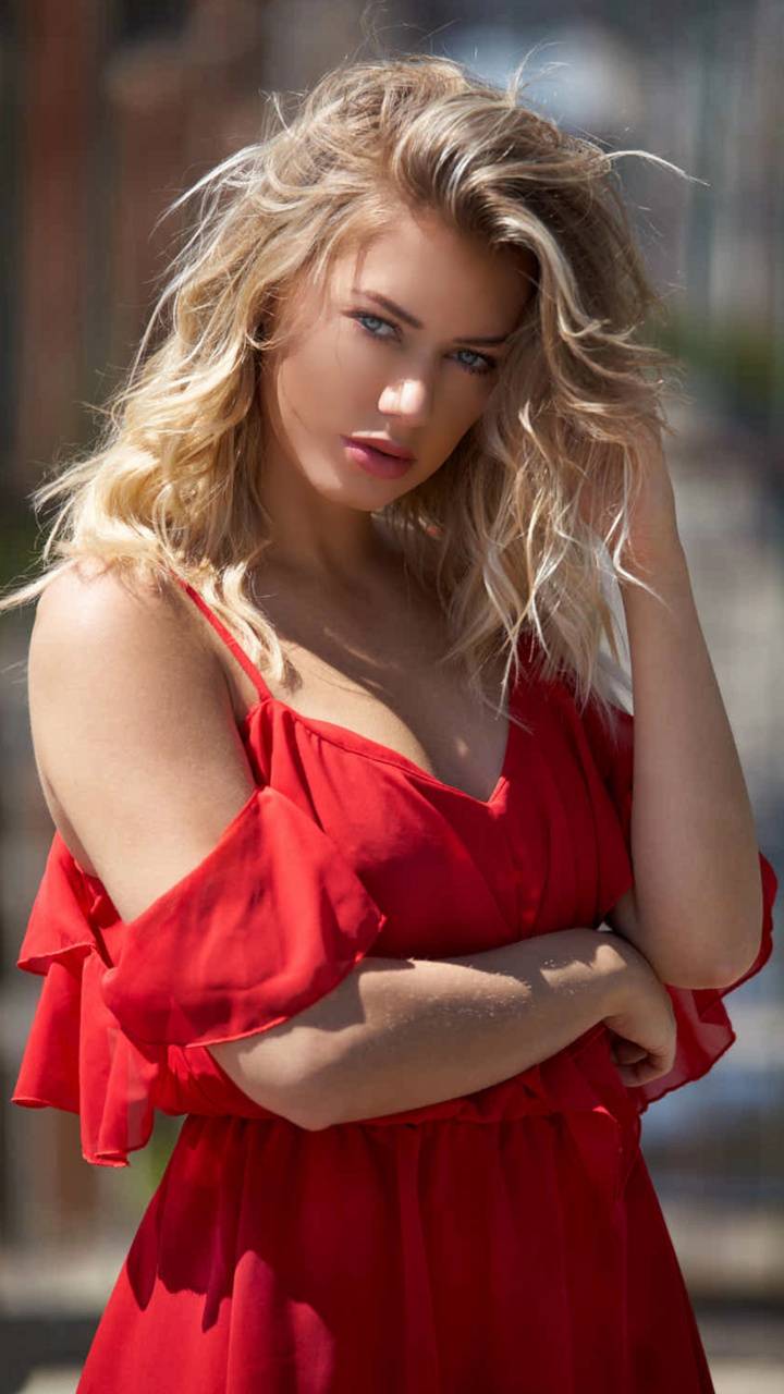 Blonde beauty wallpaper