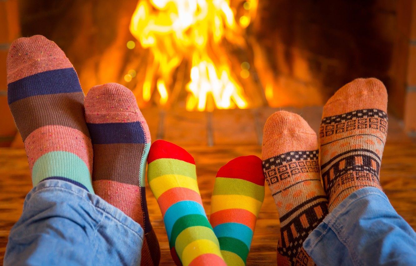 Wallpaper family, socks, fire, fireplace, happy, cute, socks, family image for desktop, section настроения