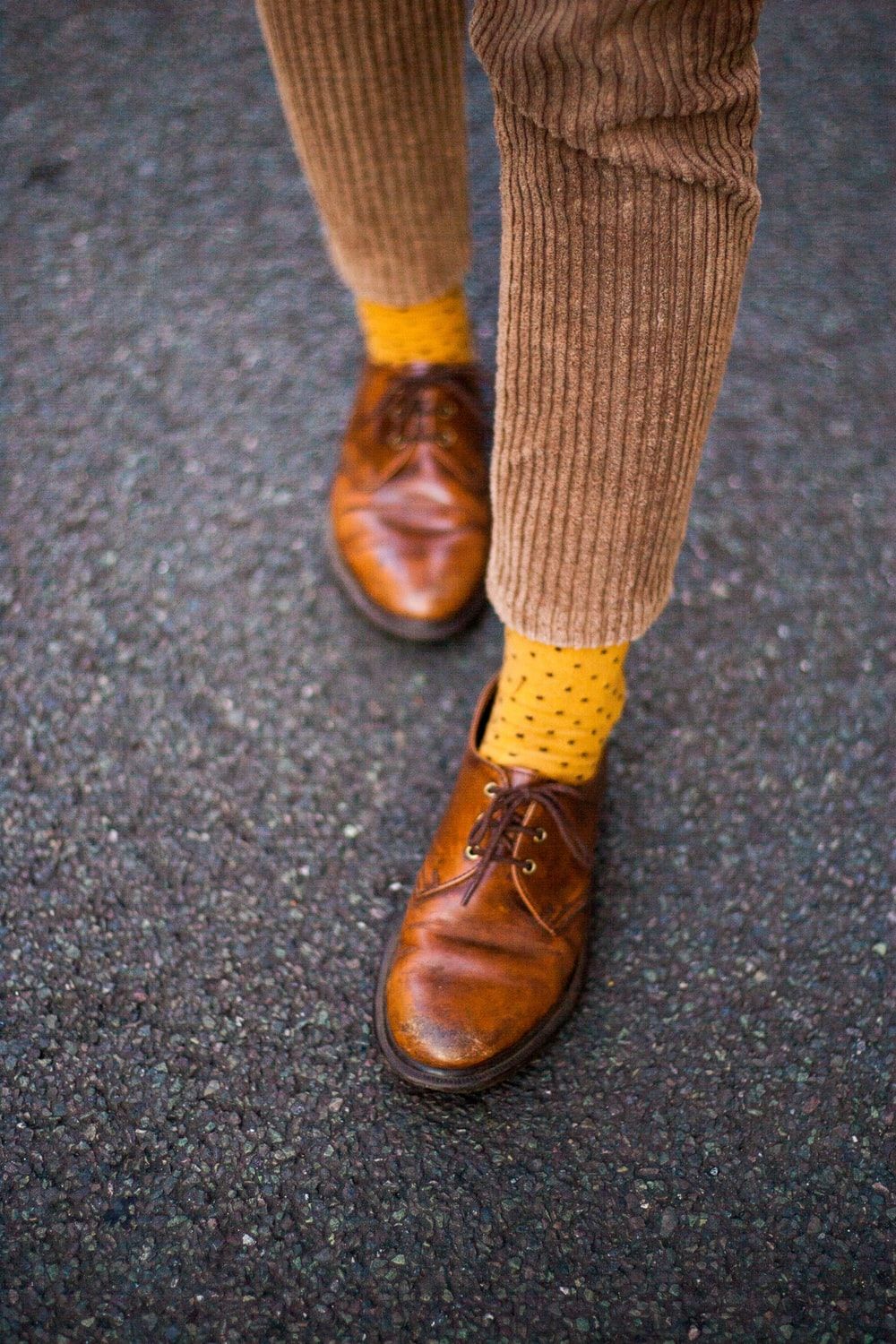Носки к коричневые ботинки