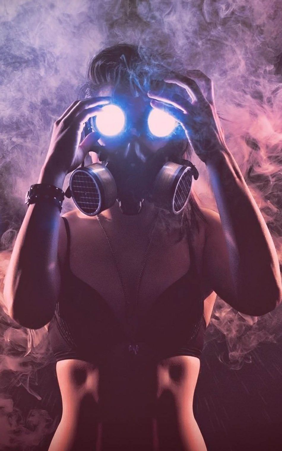 Hot Girl Wearing Gas Mask HD Mobile Wallpaper With Gas Mask Wallpaper & Background Download