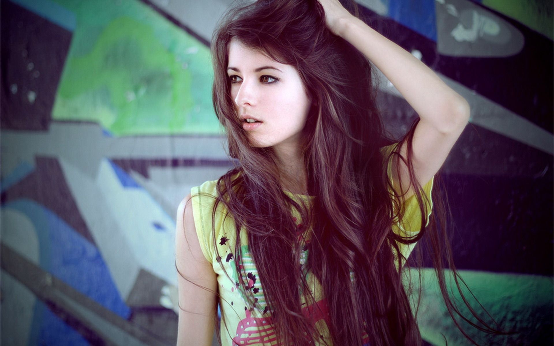 Girl On Street Model desktop PC and Mac wallpaper