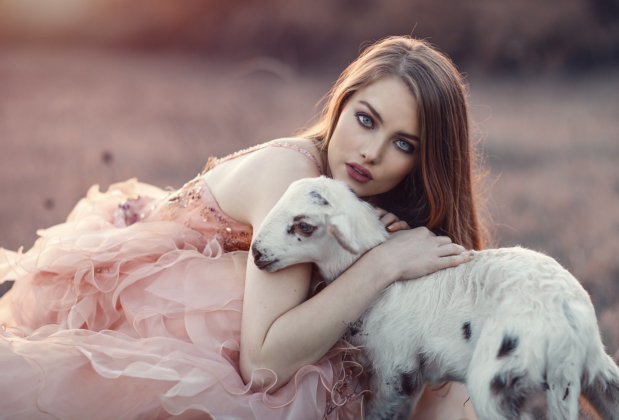 Women With Animals Wallpapers - Wallpaper Cave