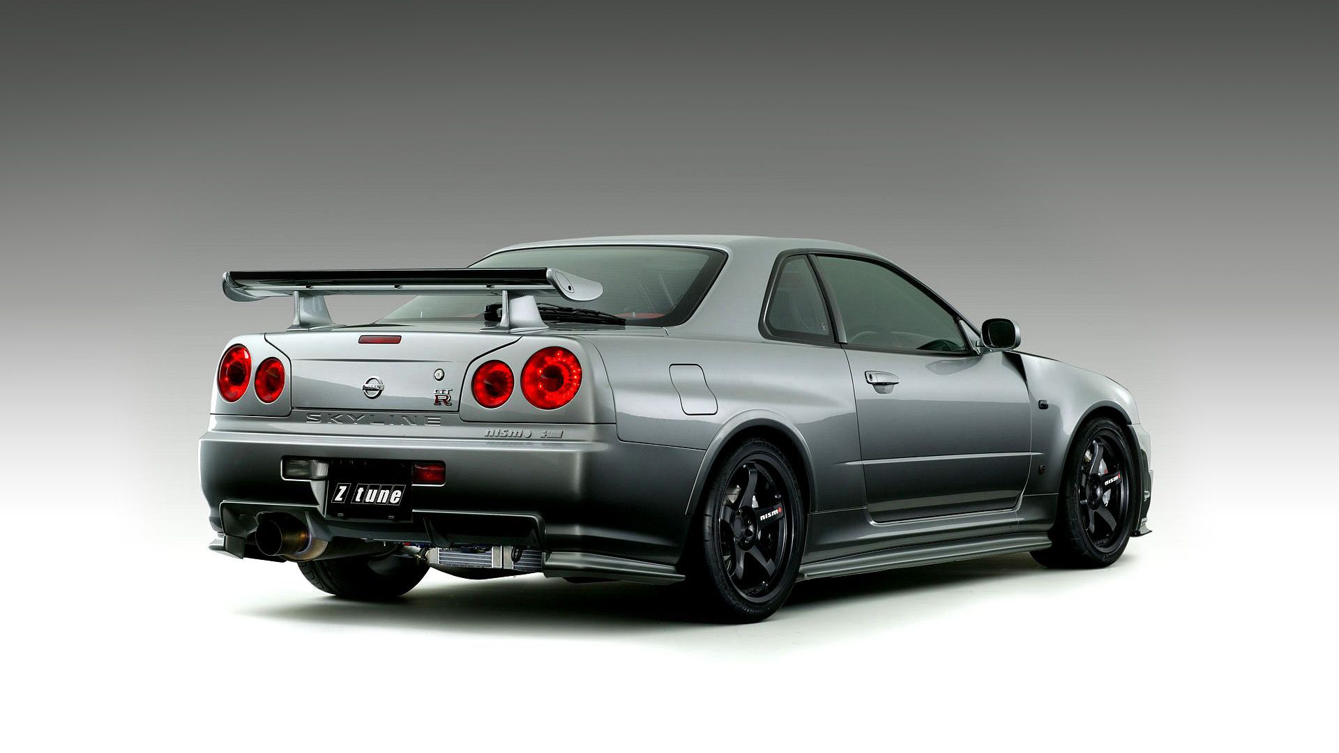 Nissan Skyline GTR r34 сбоку