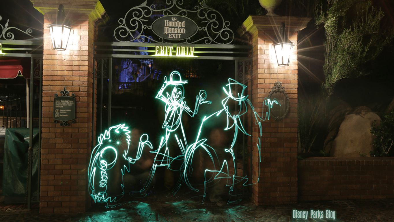 Celebrate Halloween With 'Haunting' Disney Parks Blog Wallpaper. Disney Parks Blog