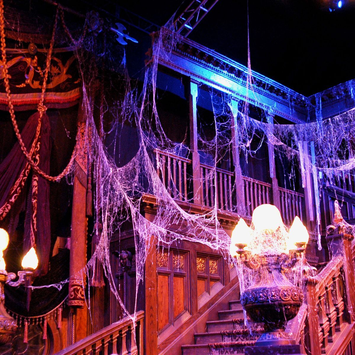The Best Halloween Décor, According To Haunted House Experts