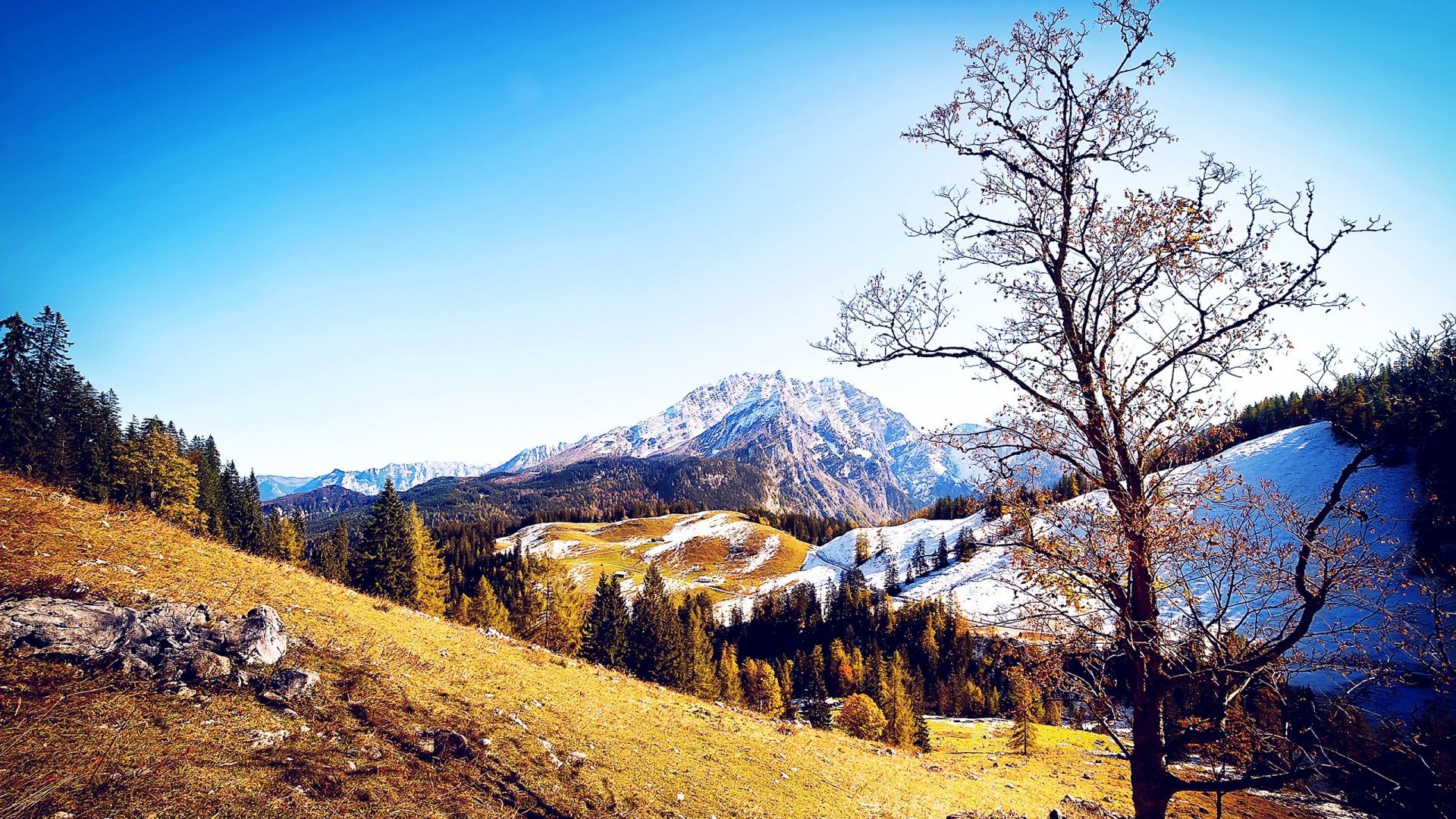 Autumn Mountains with HD resolution