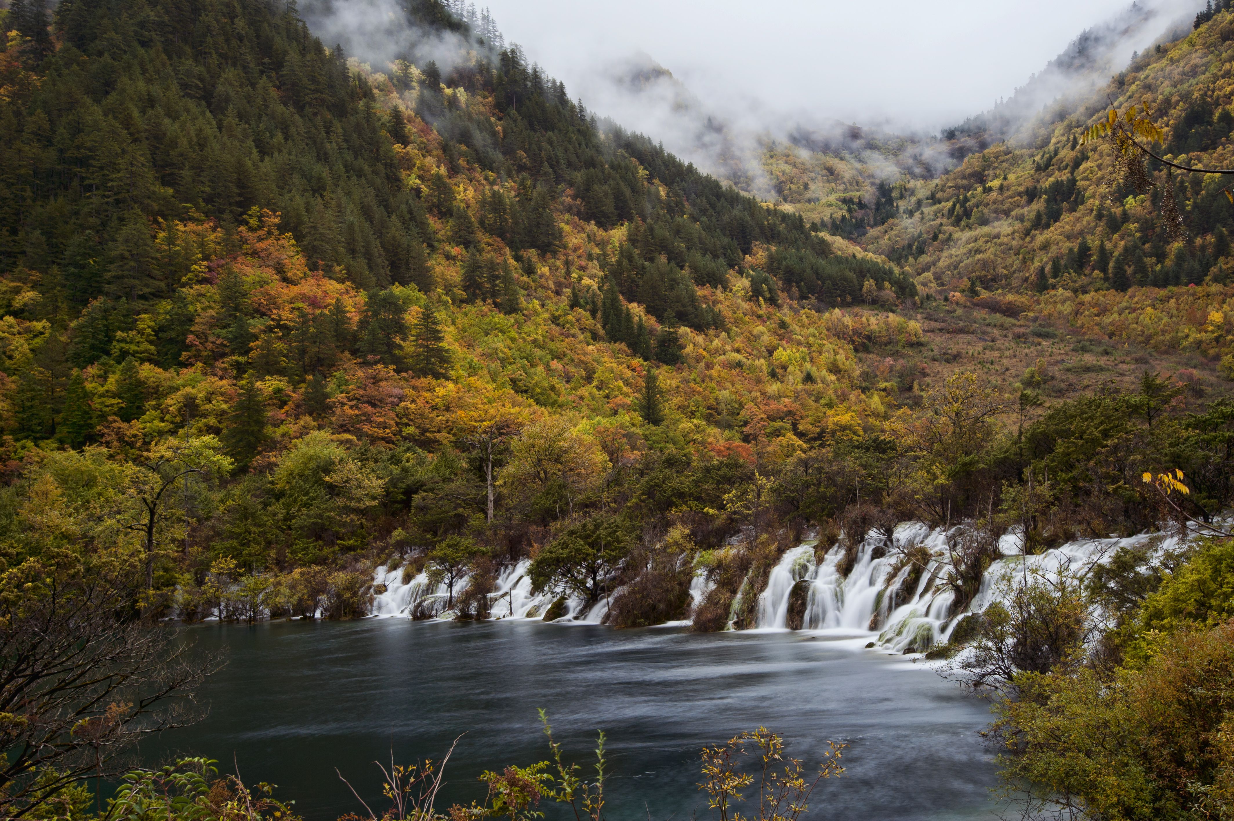 jiuzhaigou valley sleeping dragon falls