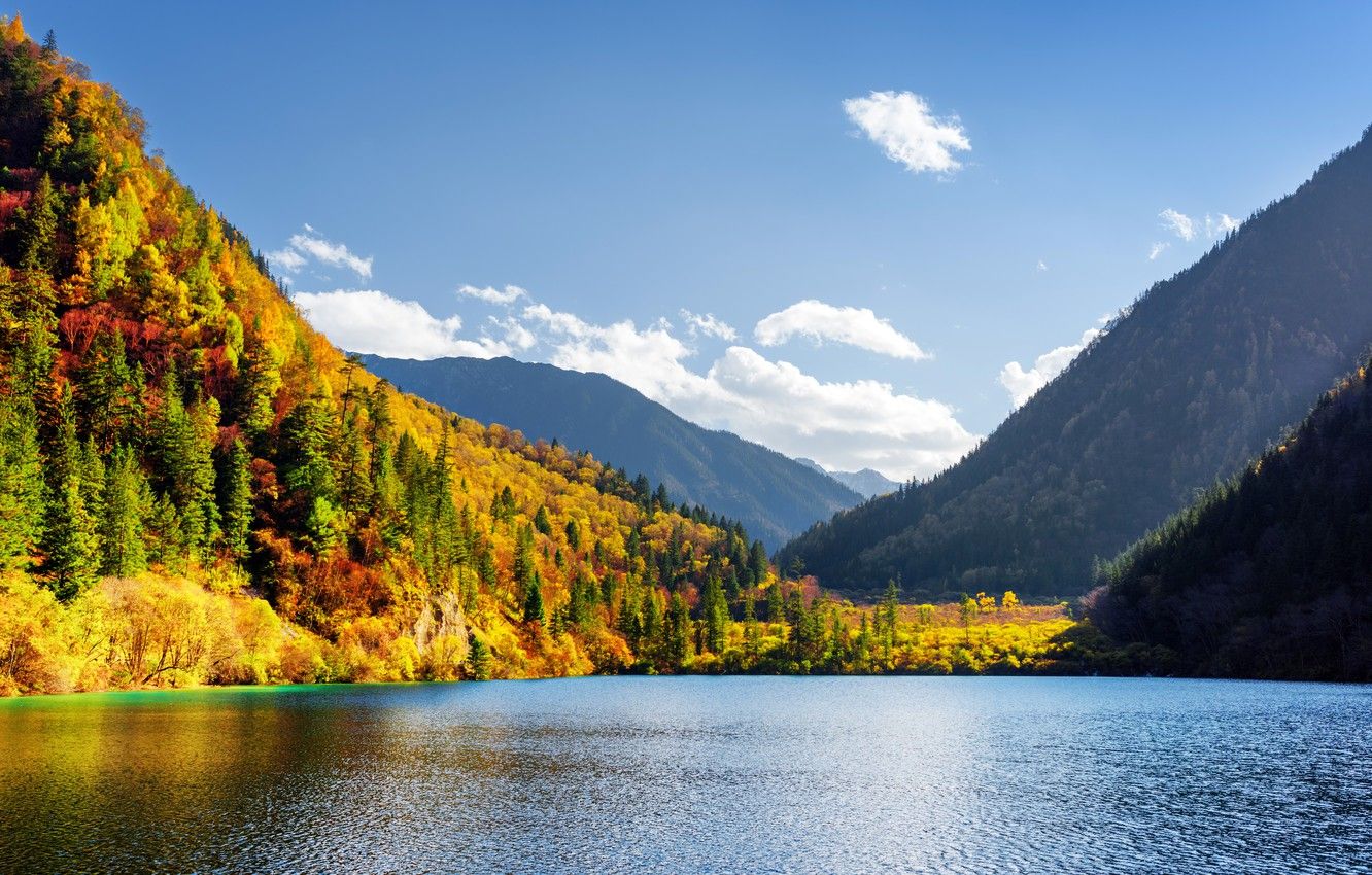 Wallpaper autumn, forest, the sky, clouds, trees, mountains, lake, beauty, yellow, China, Sunny, reserve, Jiuzhaigou, national Park image for desktop, section пейзажи