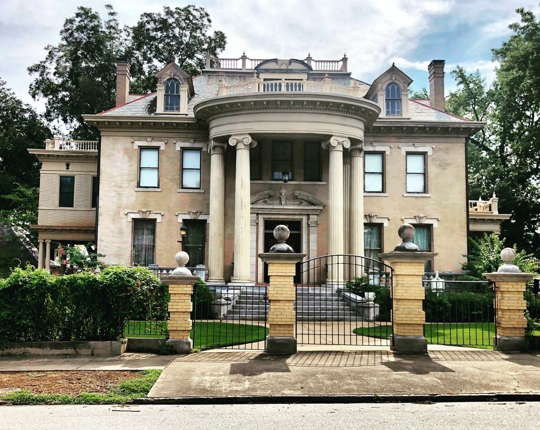 Luxury House Picture [HD]. Download Free Image