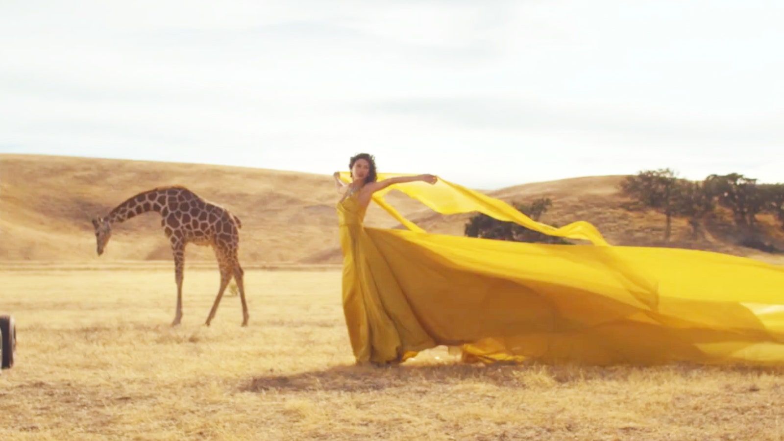 The Best Outfits from Taylor Swift's New Wildest Dreams Music Video