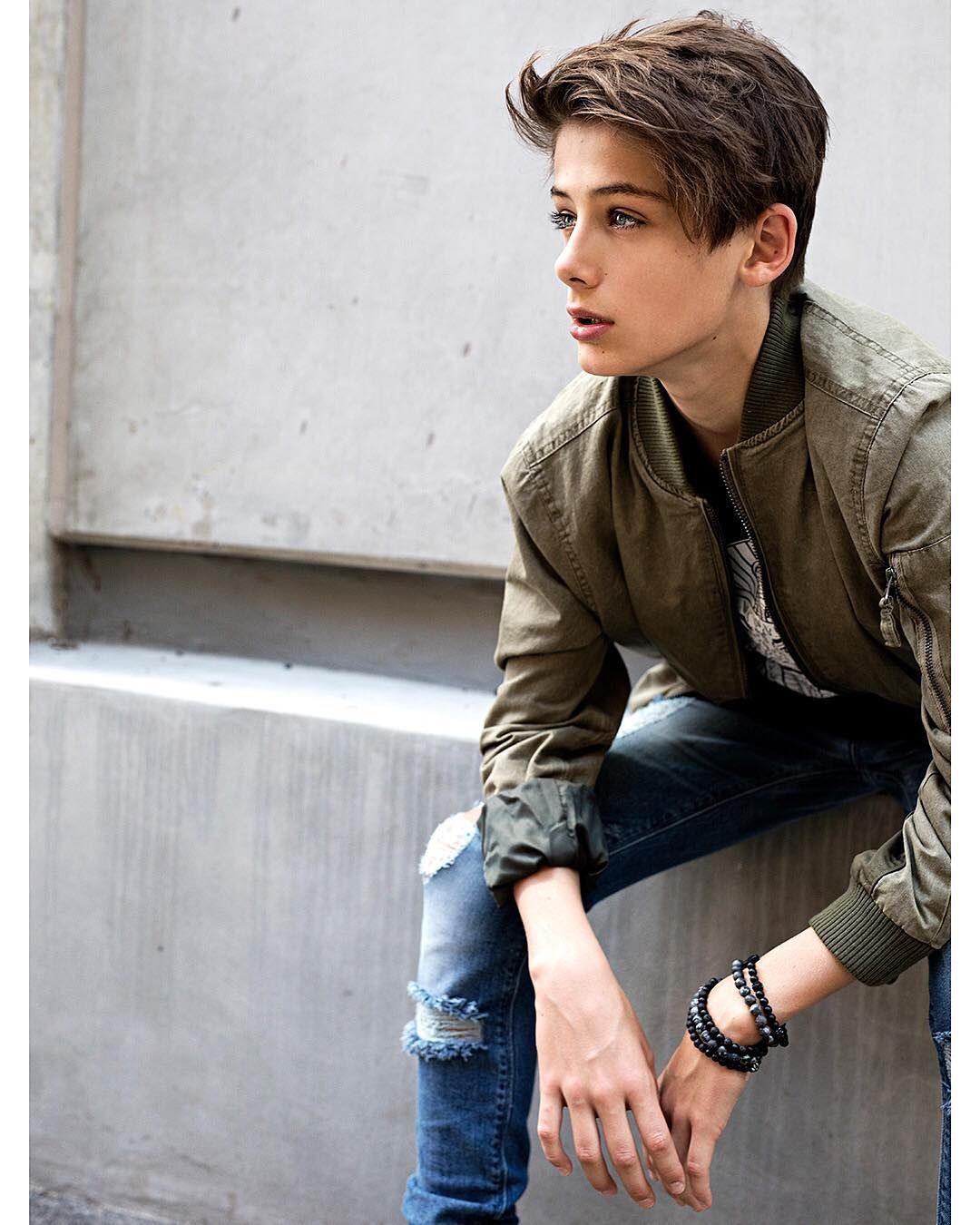 William Franklyn Miller On Instagram: “Photo Jacket And Tshirt Br. William Franklyn Miller, Outfits For Teenage Guys, Skinny Jeans Boys