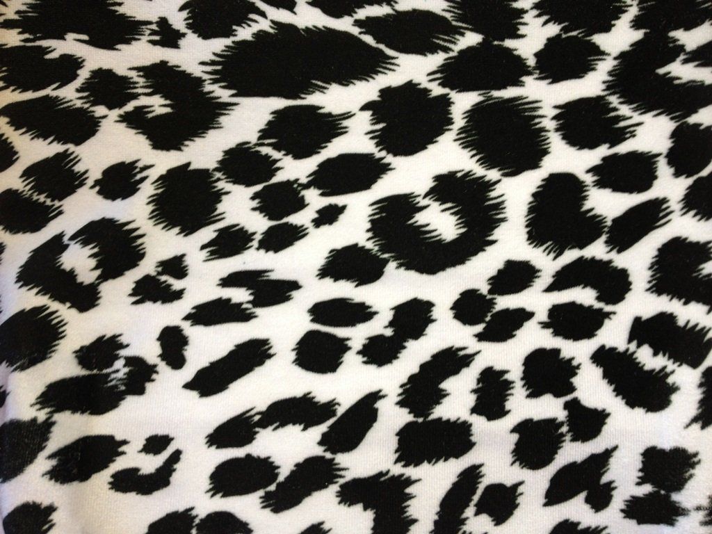 Free download Black And White Leopard Print Wallpaper HD Fine [1024x768] for your Desktop, Mobile & Tablet. Explore Black and White Printed Wallpaper. Black And White Desktop Wallpaper