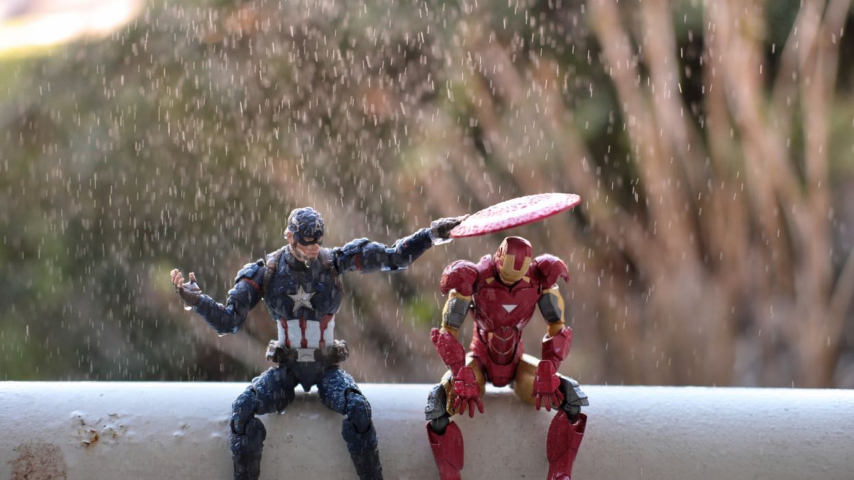 Captain America and Iron Man action figures wallpaperx1080