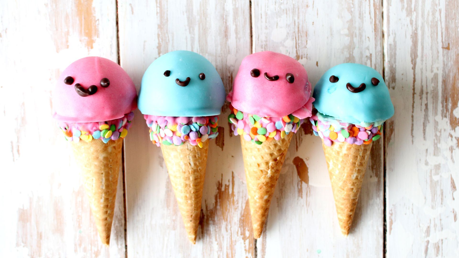 Ice Cream Cone Background Photo
