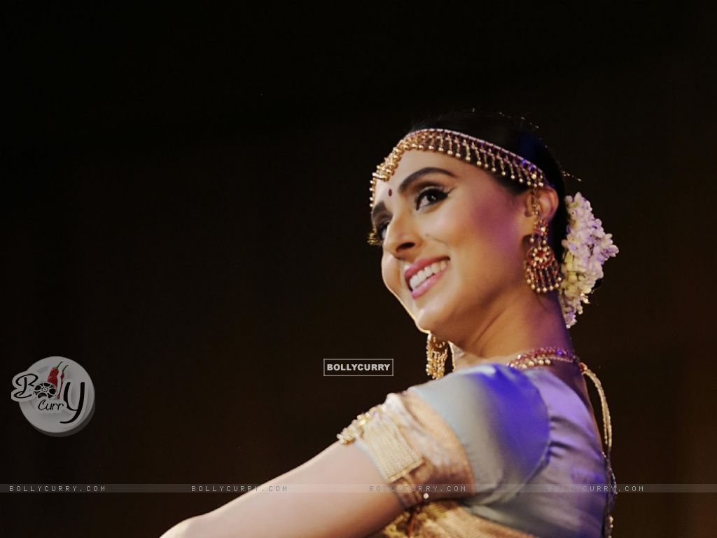 Wallpaper Qureshi to promote classical dance through dance recitals in various cities! size:1024x768